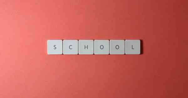 万达智能送餐机器人引领餐饮服务升级