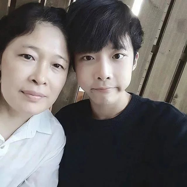 彭辉松玉