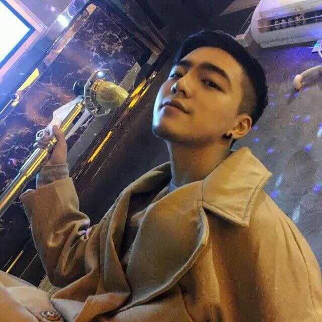 毕爱以飞