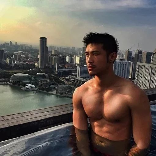 陶朋烁善